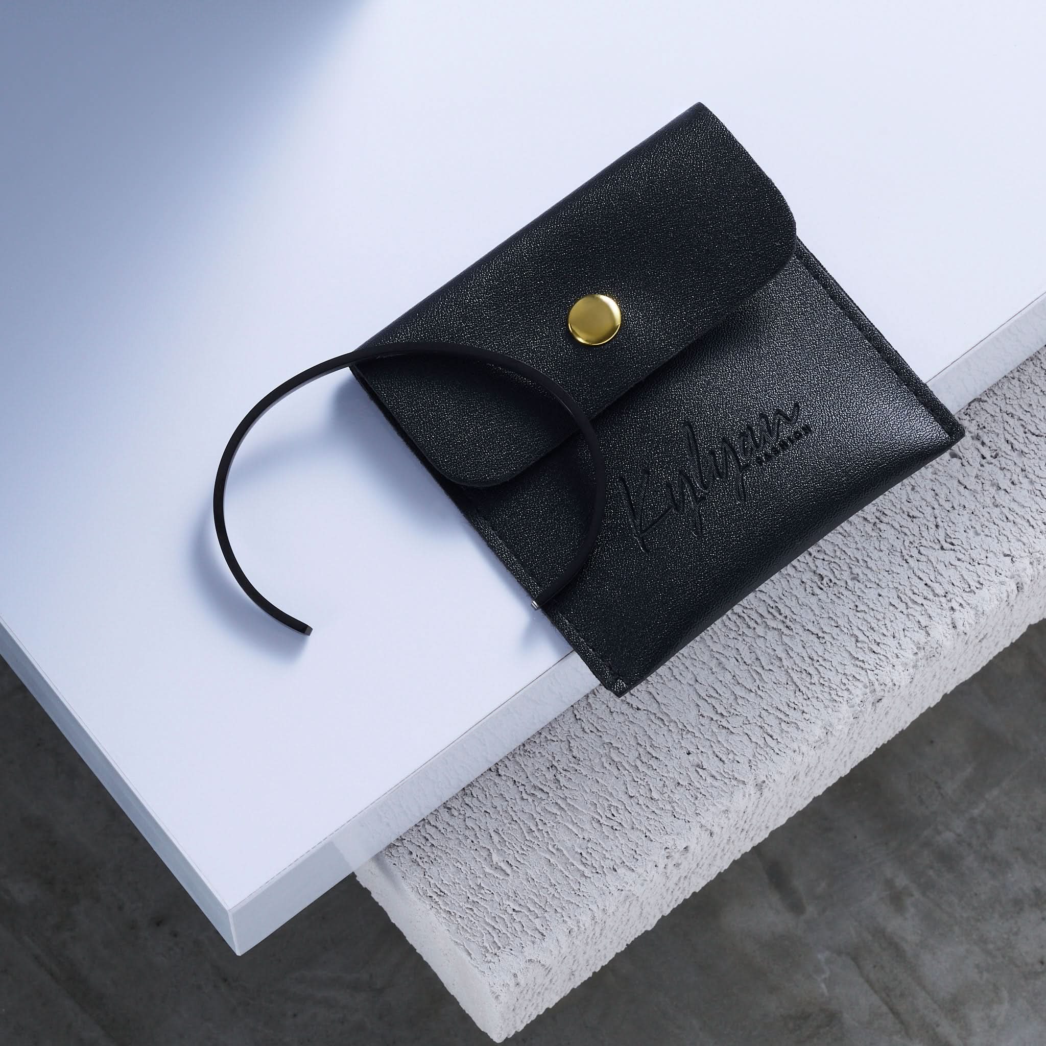 Kylyan Cuff czarna bransoleta