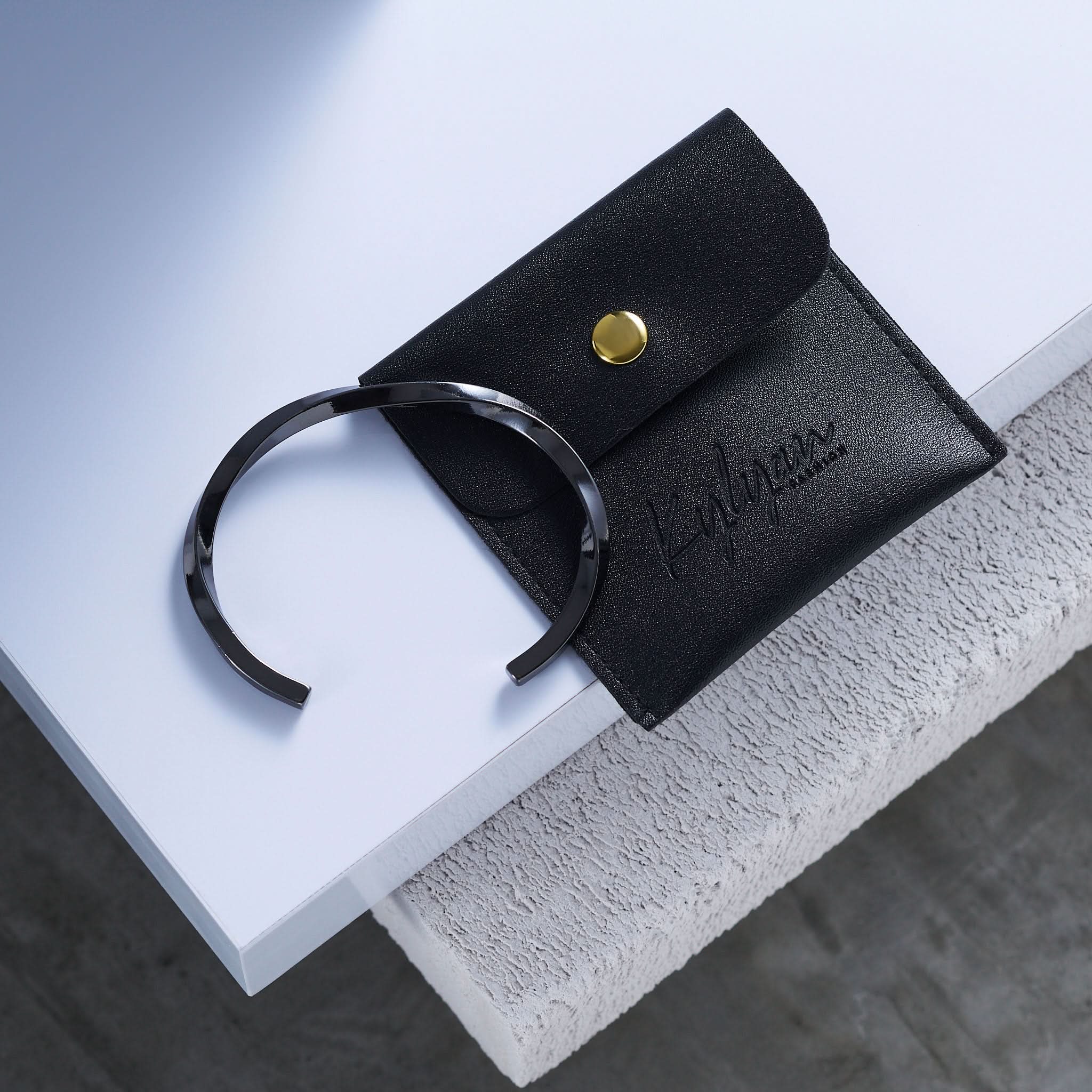 Kylyan Wave czarna bransoletka