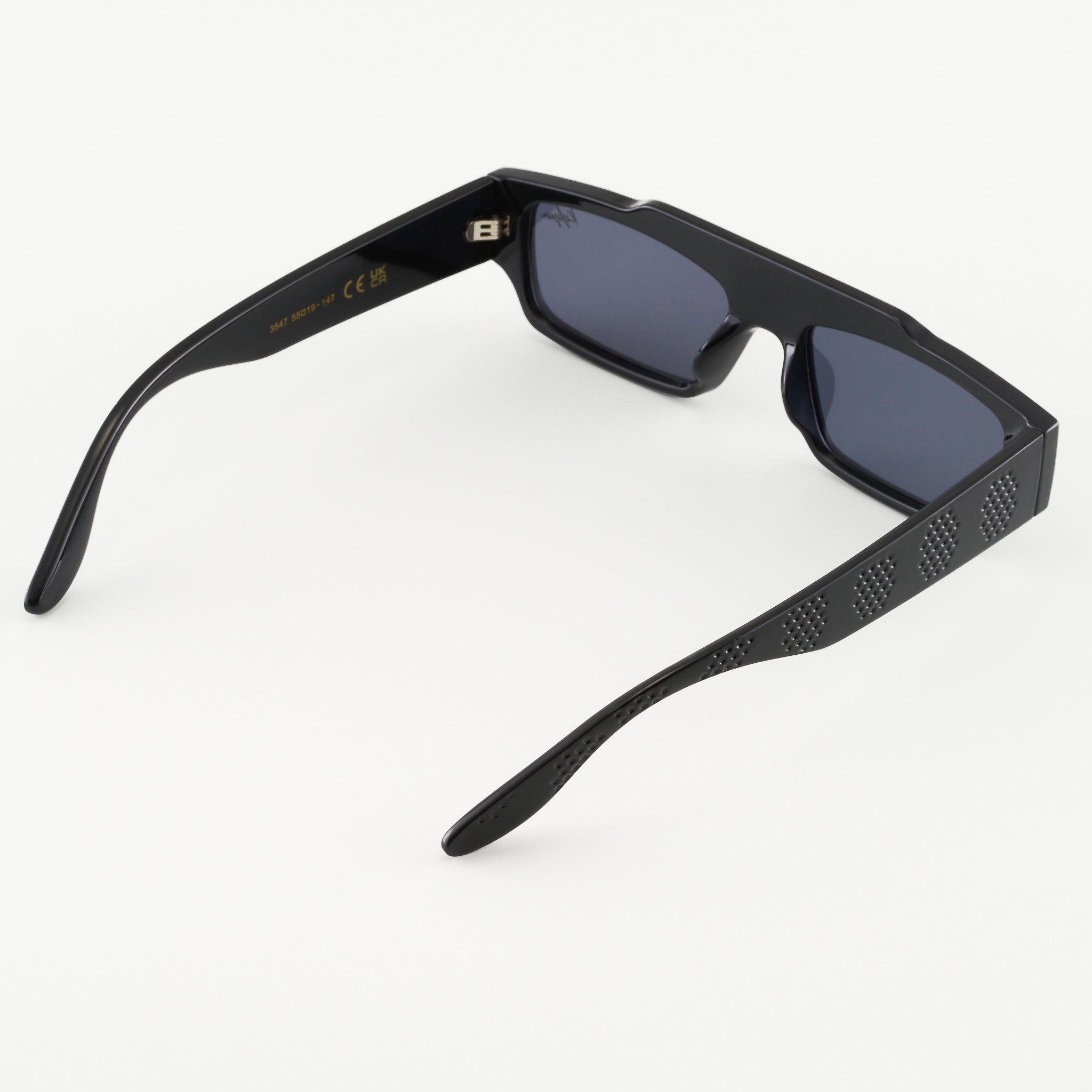 Szare okulary przeciwsłoneczne